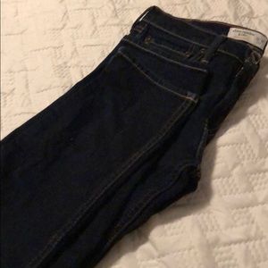 aberocrombie kids dark blue Jeans size 13/14.